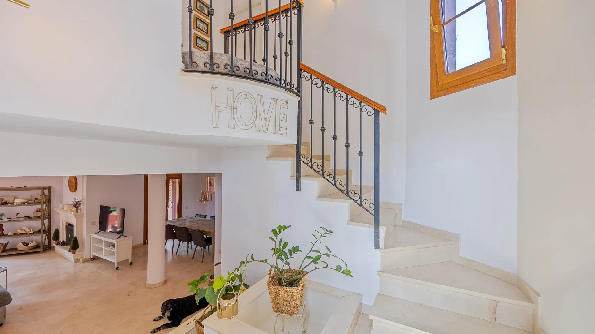 Semi detached house for sale in Alcaidesa Costa with 3 bedrooms