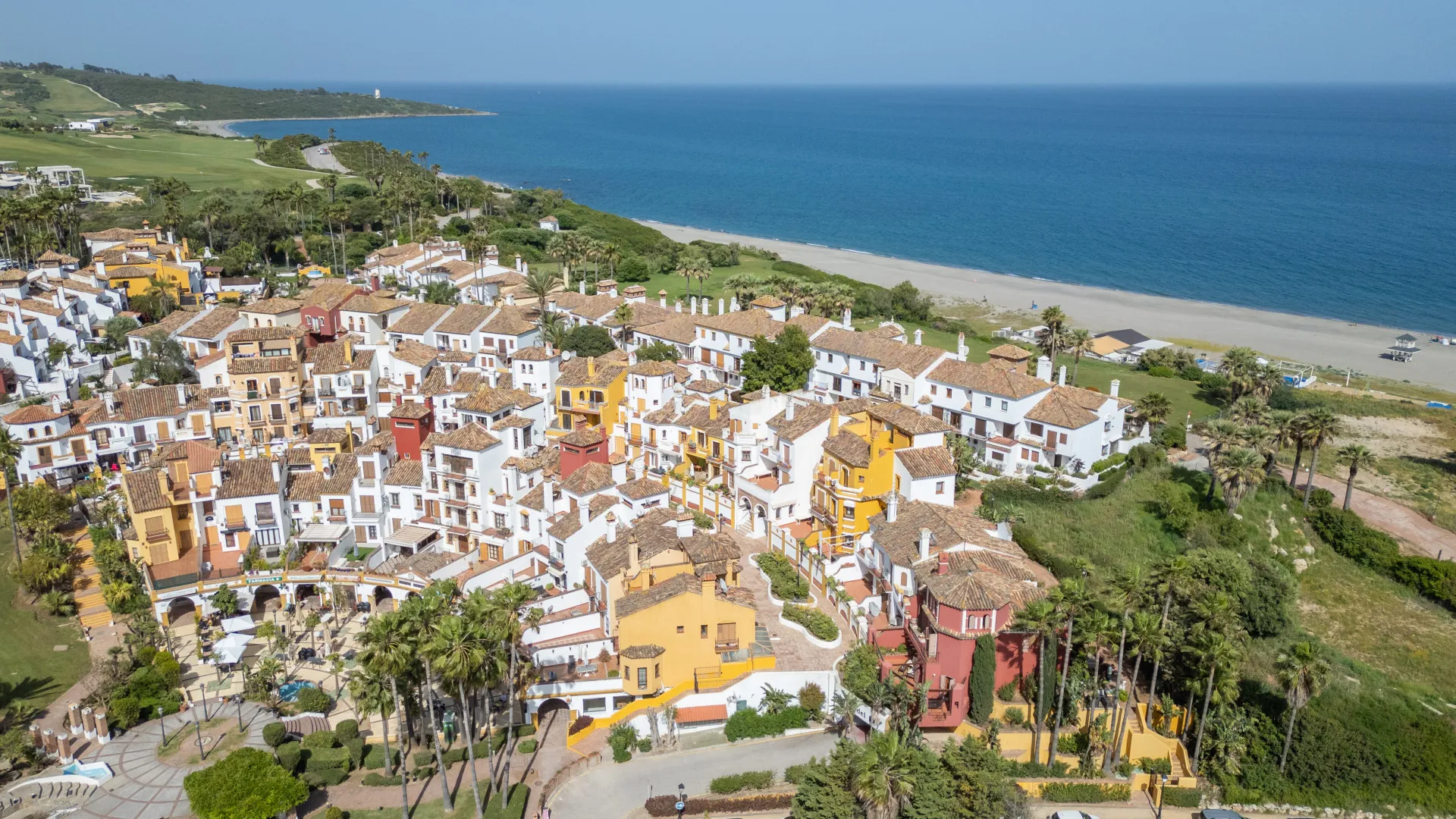 Semi detached house for sale in Alcaidesa Costa with 3 bedrooms