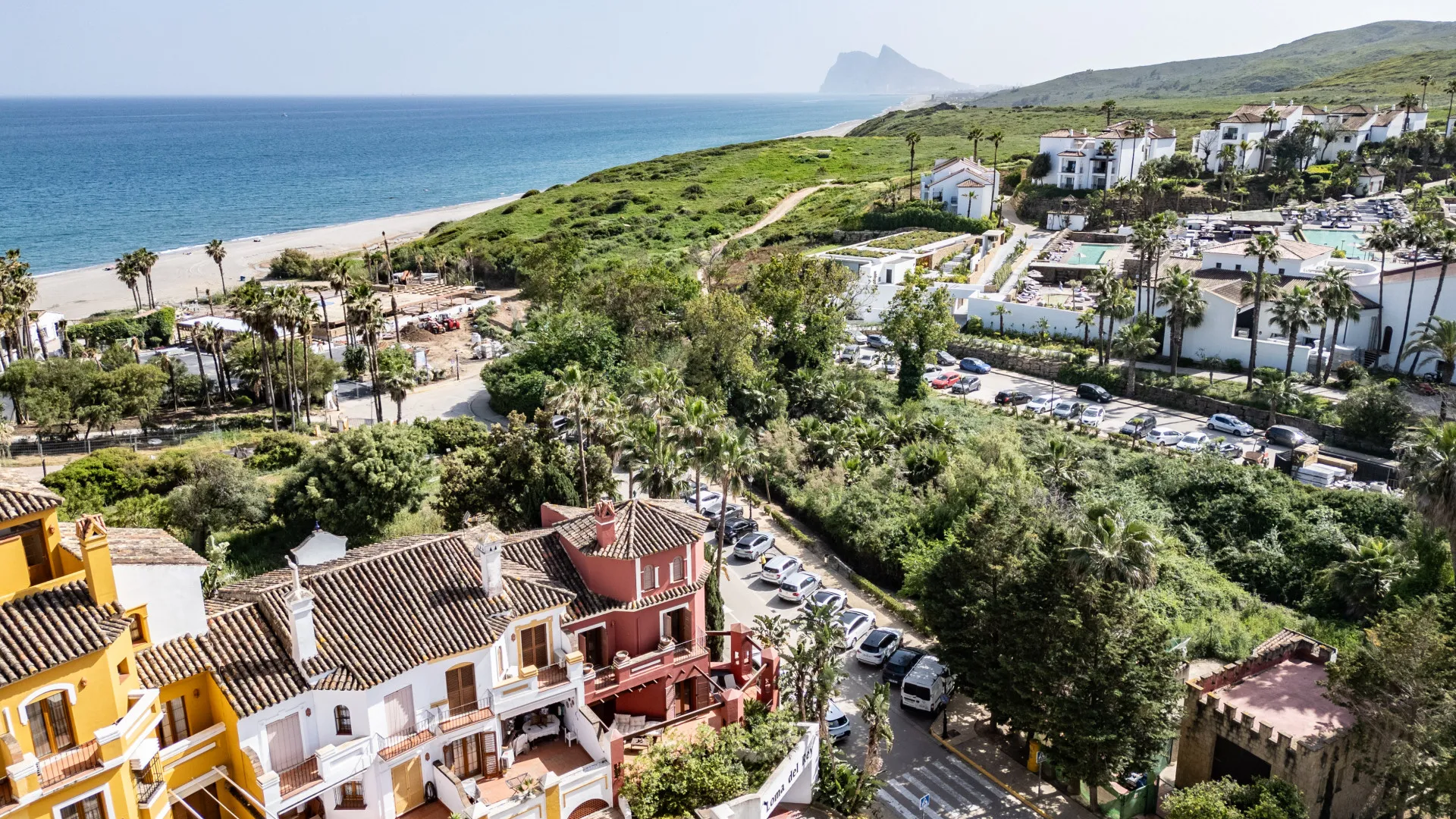 Semi detached house for sale in Alcaidesa Costa with 3 bedrooms