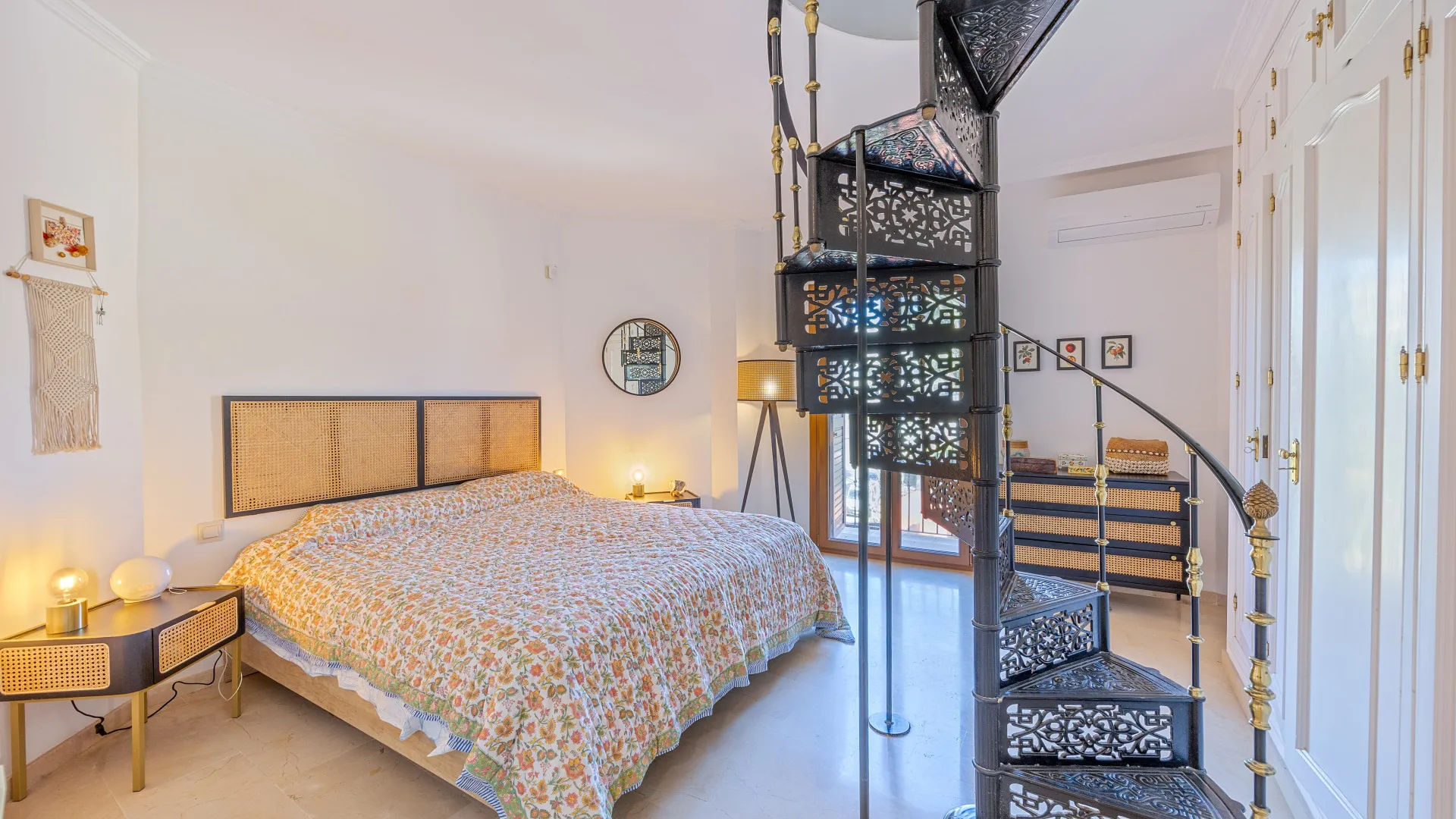 Semi detached house for sale in Alcaidesa Costa with 3 bedrooms