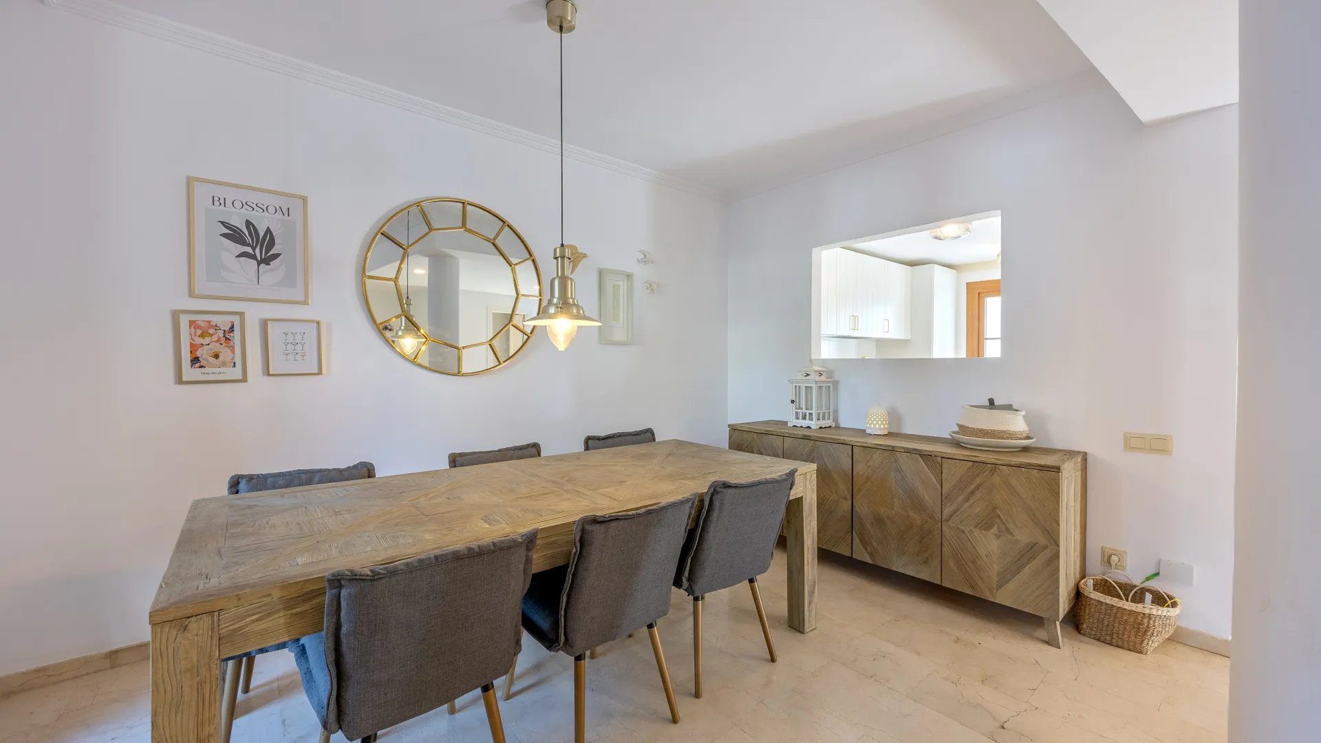 Semi detached house for sale in Alcaidesa Costa with 3 bedrooms
