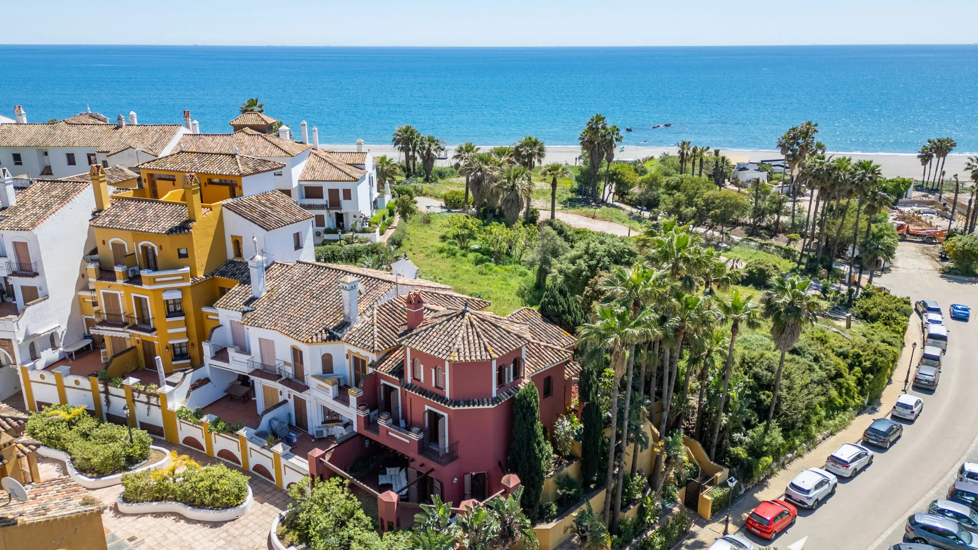 Semi detached house for sale in Alcaidesa Costa with 3 bedrooms