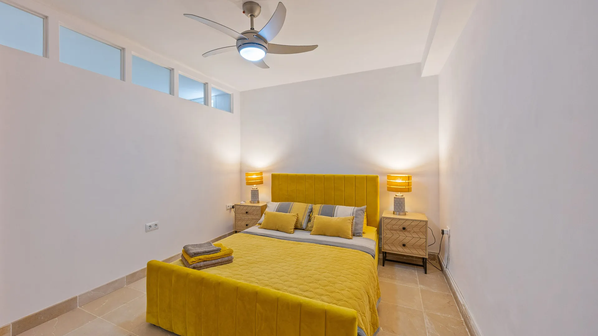 Town house for sale in Bahia de las Rocas