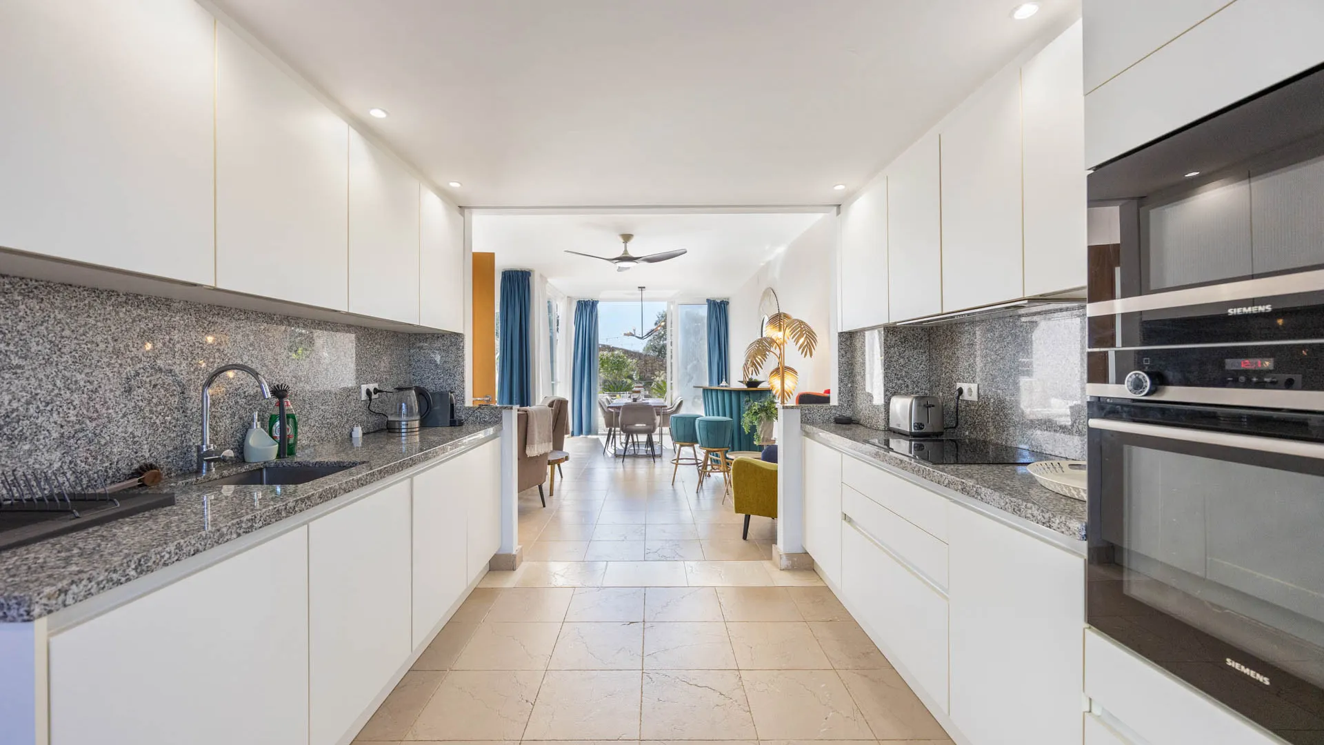 Town house for sale in Bahia de las Rocas