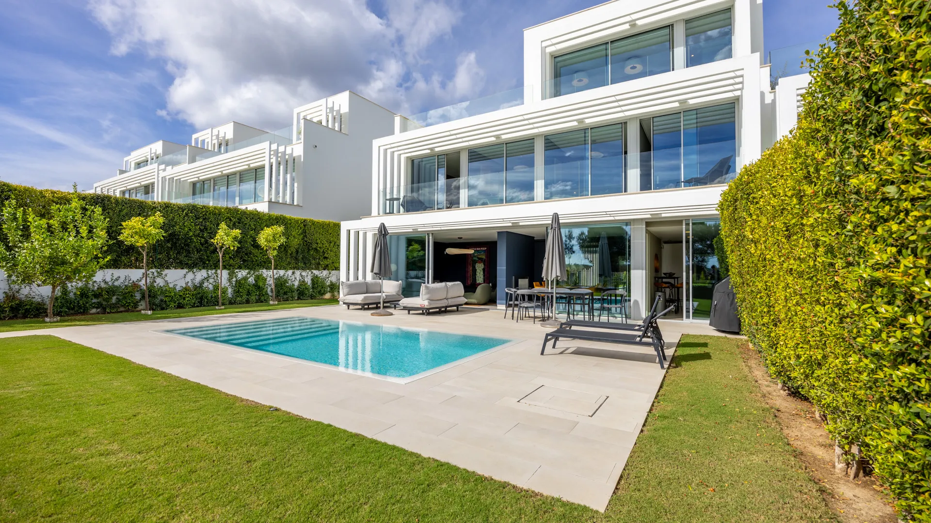 La Finca, villa pareada con 5 dormitorios en venta