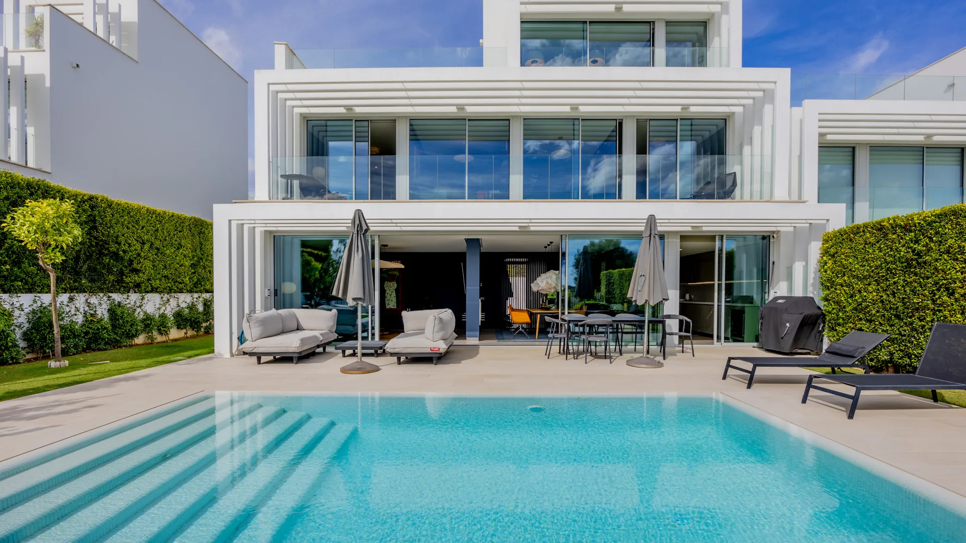 La Finca, villa pareada con 5 dormitorios en venta