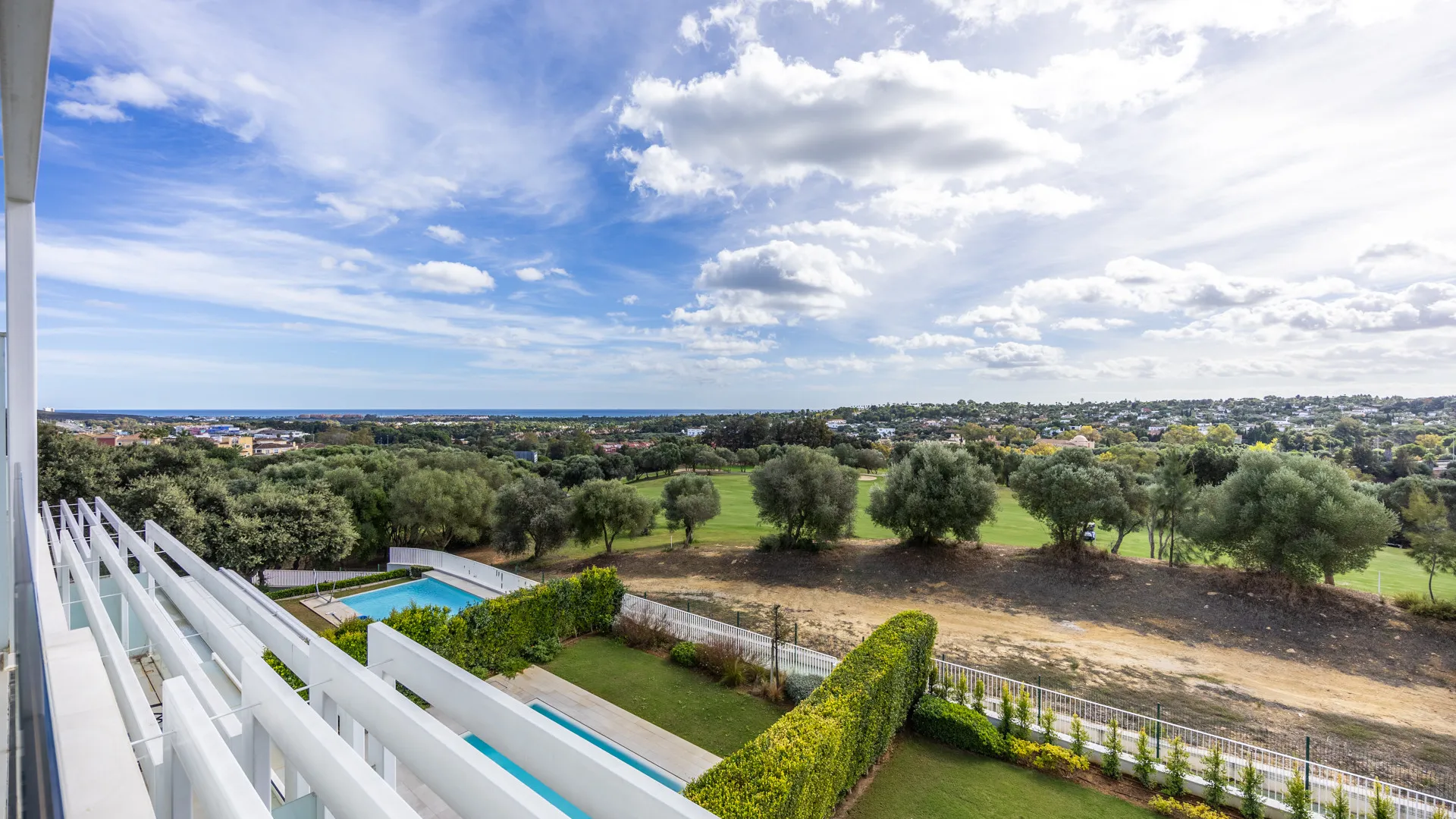 La Finca, villa pareada con 5 dormitorios en venta