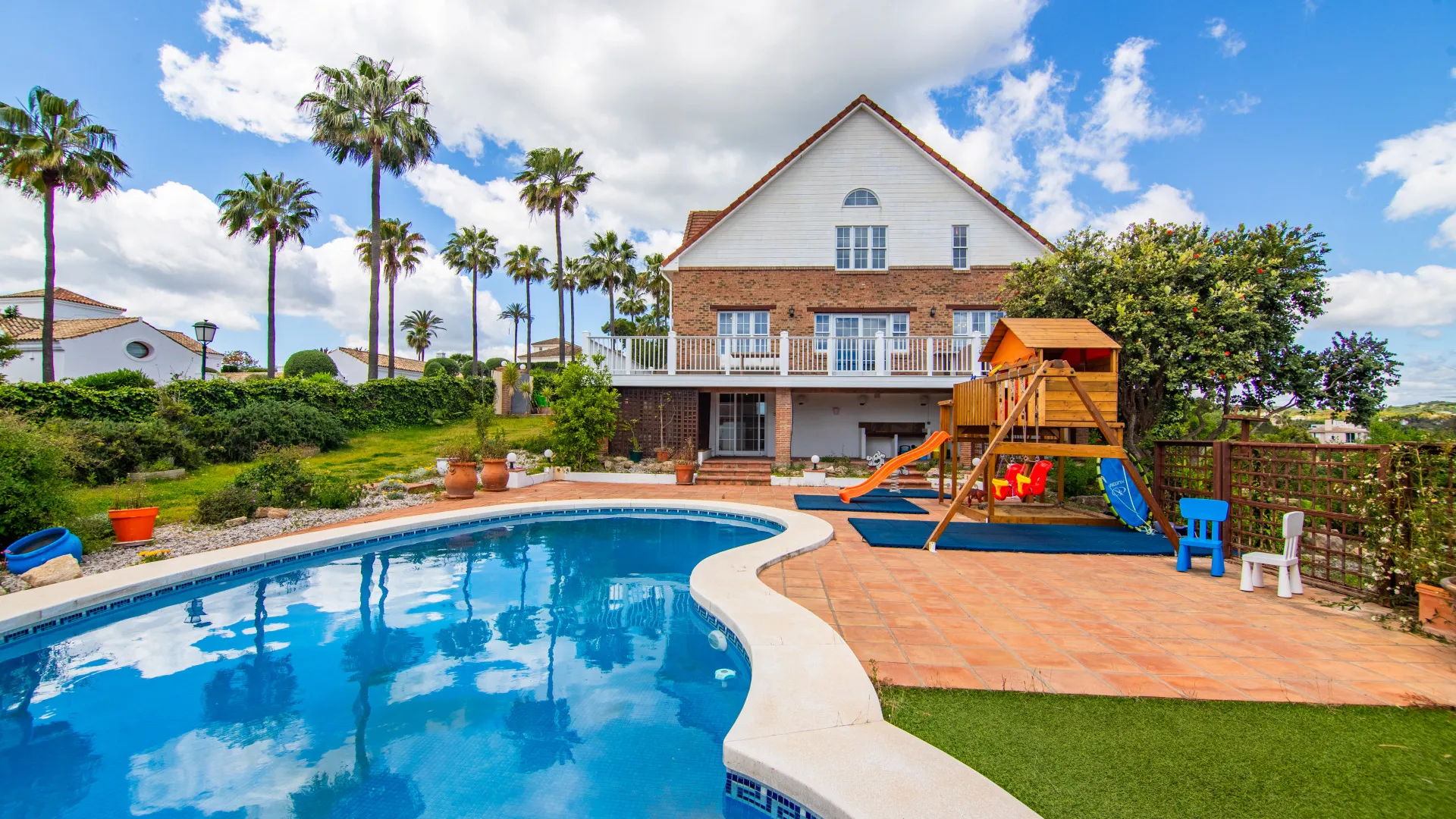 Villa en venta en Zona F con 4 dormitorios