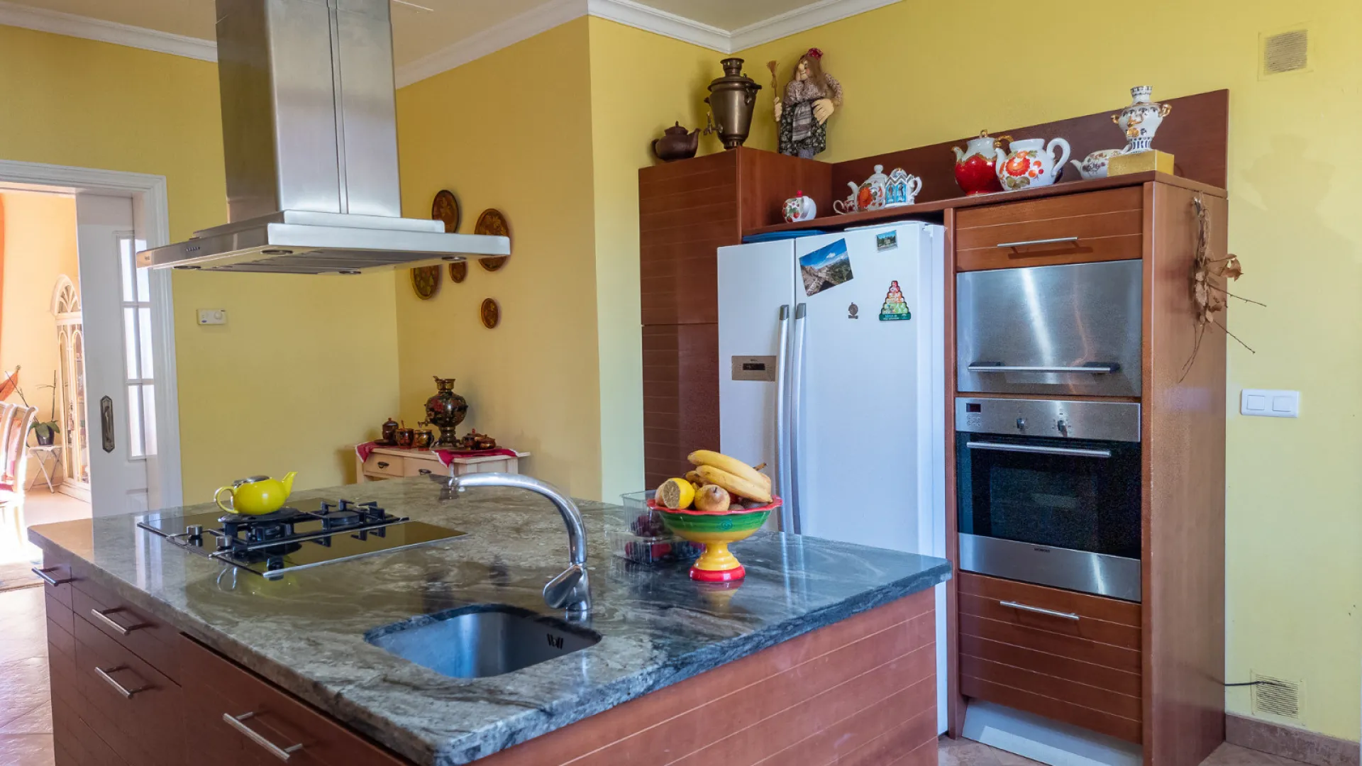 Forest Hills 7 bedrooms villa for sale