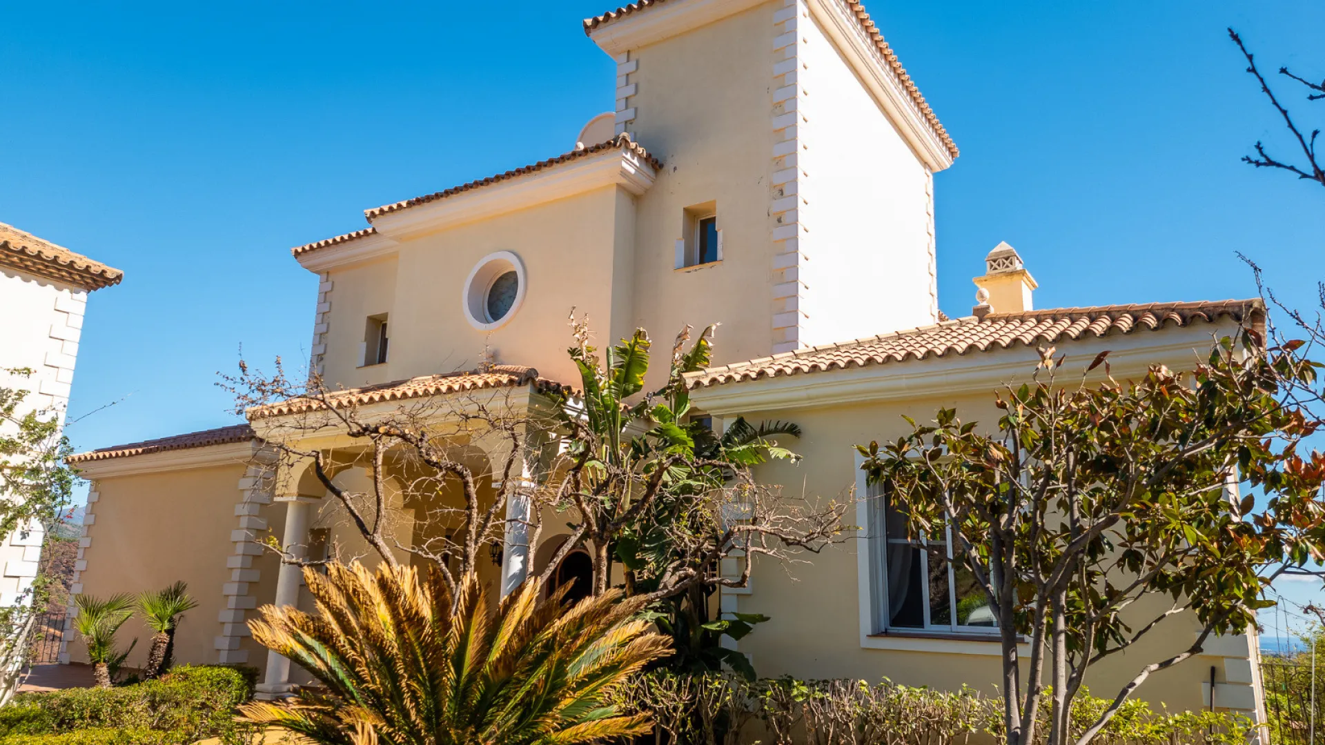 Forest Hills 7 bedrooms villa for sale