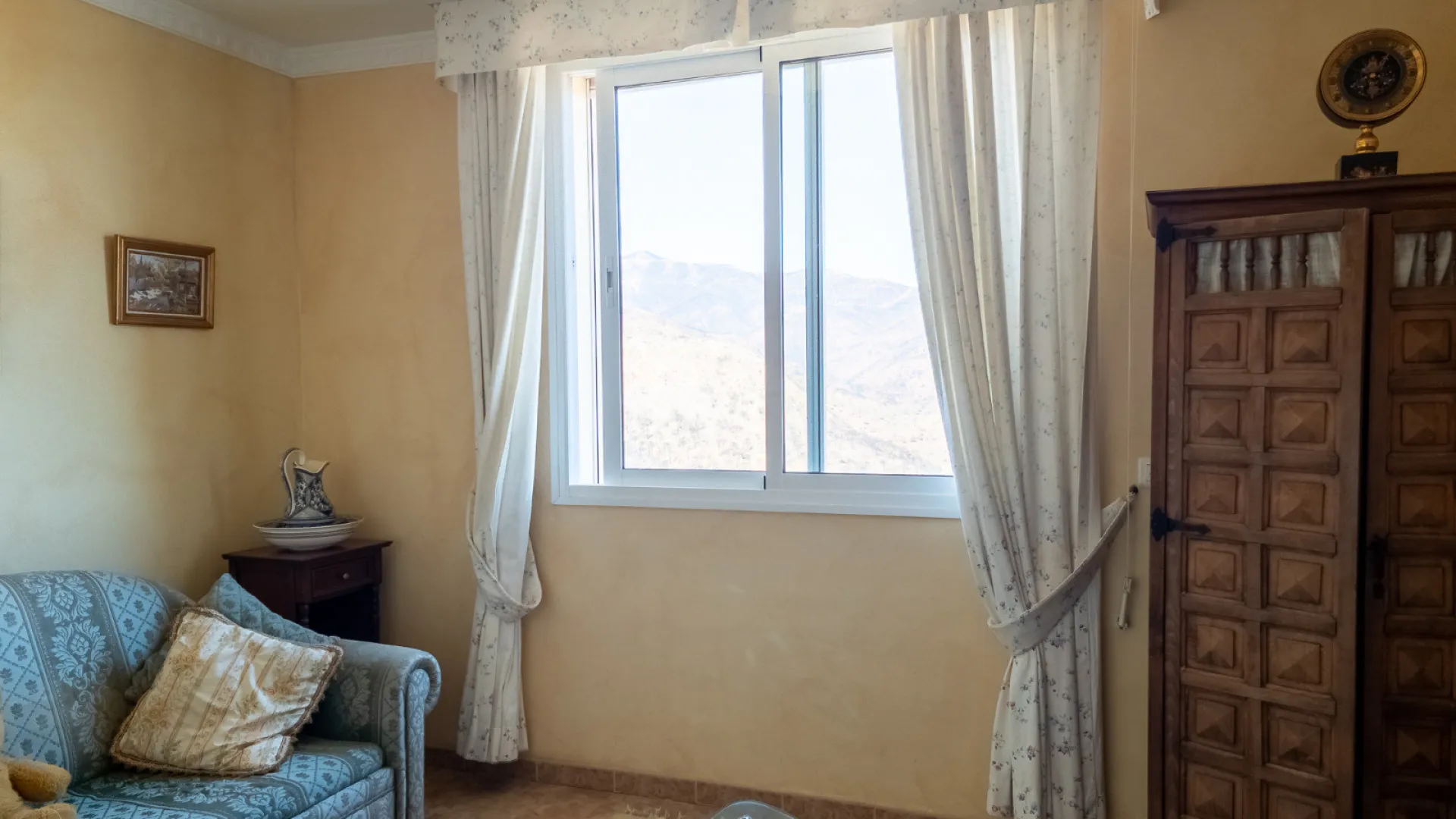 Forest Hills 7 bedrooms villa for sale