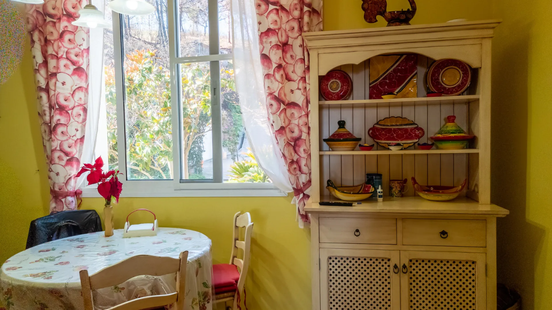 Forest Hills 7 bedrooms villa for sale