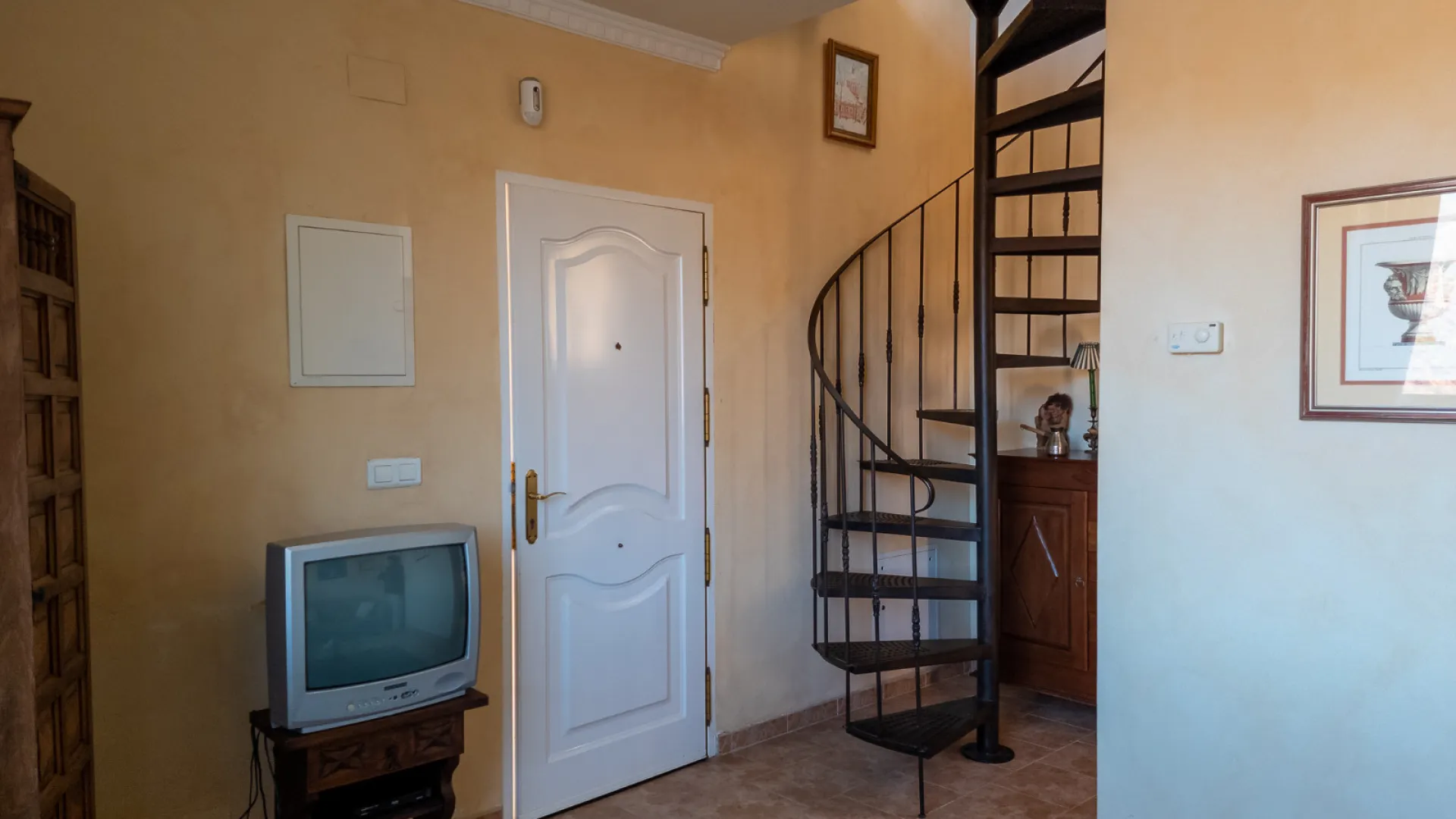 Forest Hills 7 bedrooms villa for sale