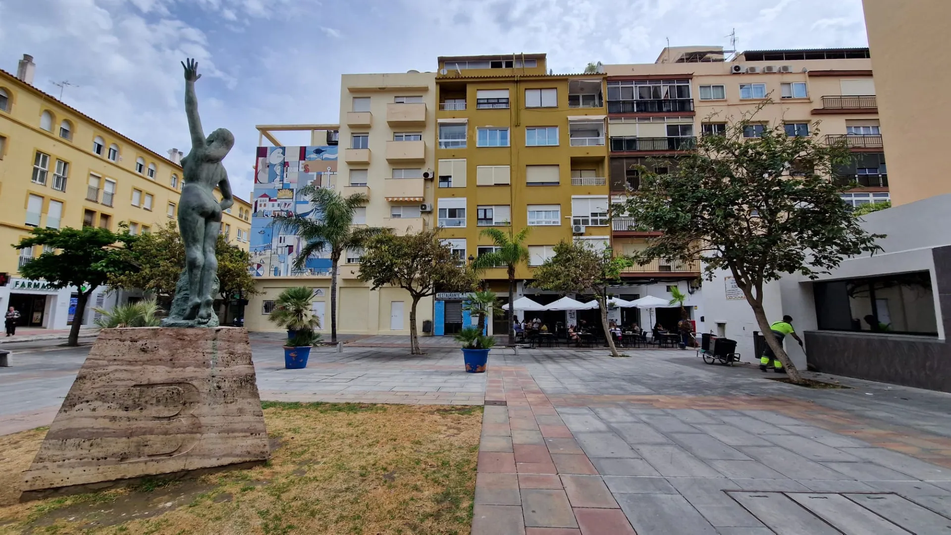 For sale apartment in Estepona Centre with 3 bedrooms