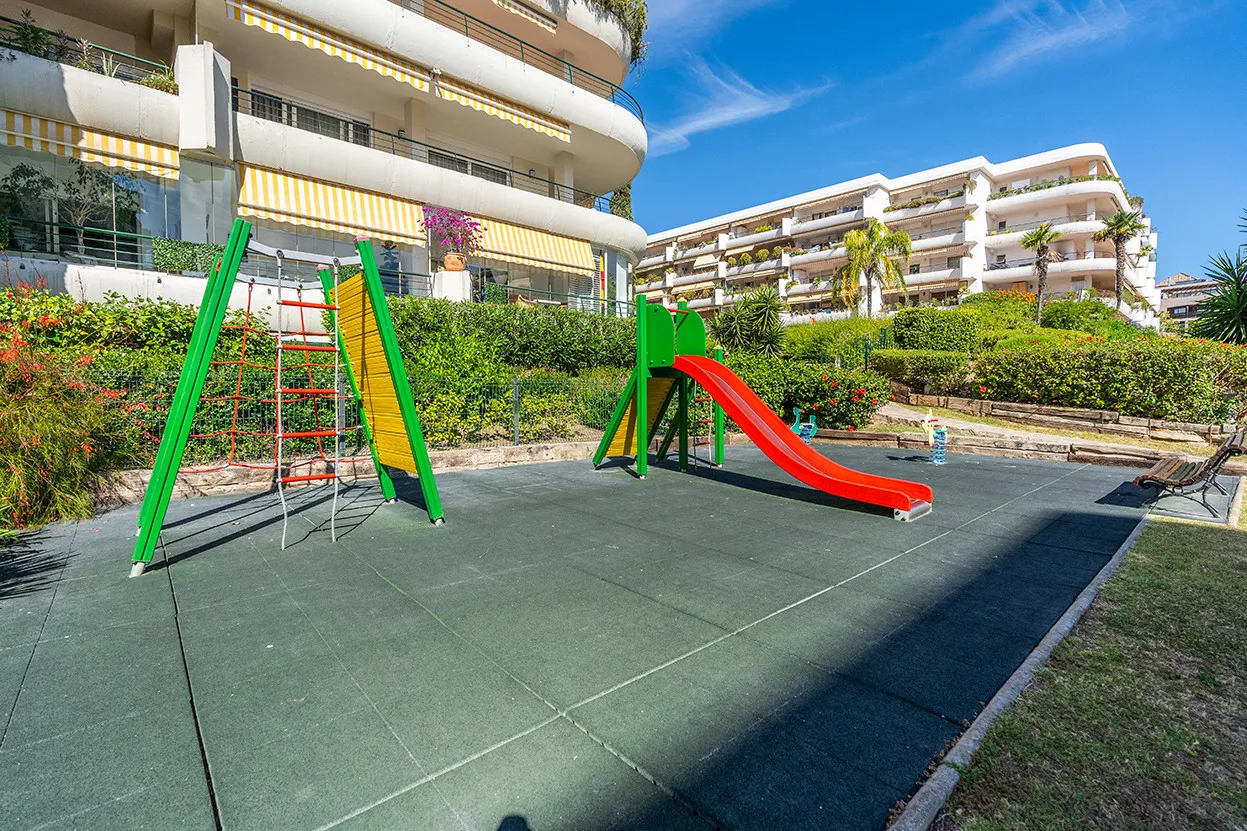 Se vende atico duplex en Guadalmina Alta