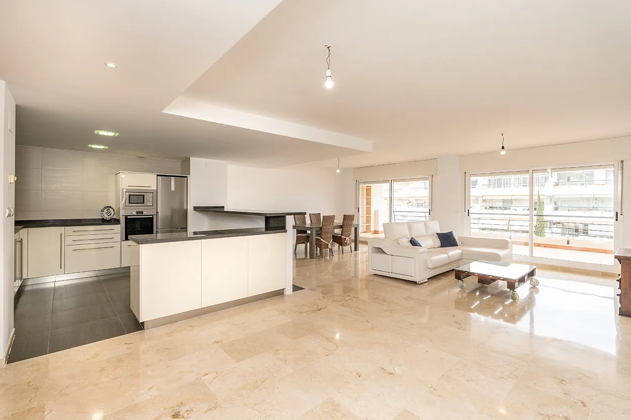 Se vende atico duplex en Guadalmina Alta