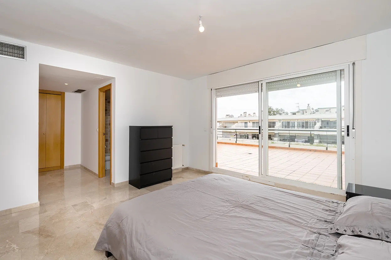 Se vende atico duplex en Guadalmina Alta