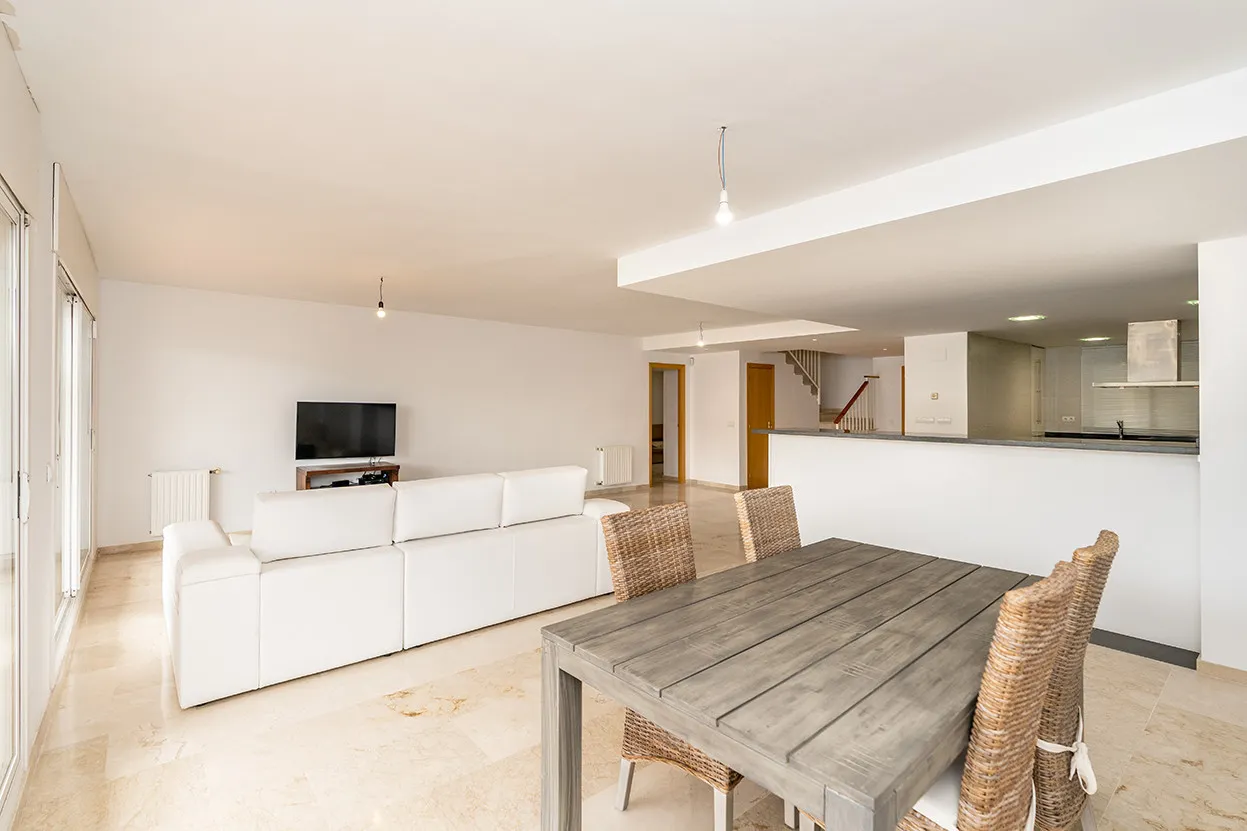 Se vende atico duplex en Guadalmina Alta