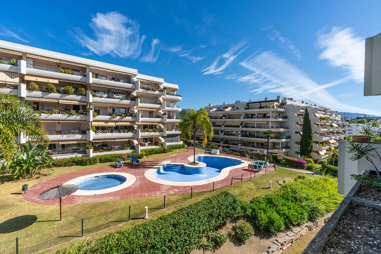 Se vende atico duplex en Guadalmina Alta