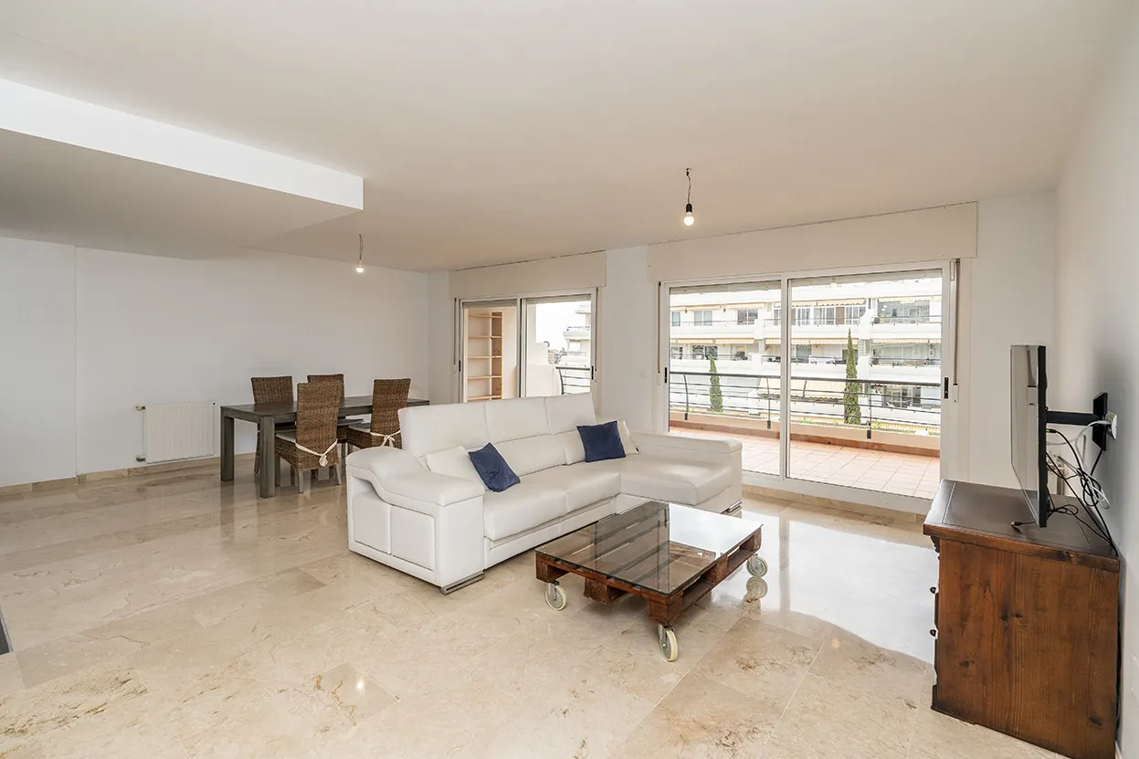 Se vende atico duplex en Guadalmina Alta