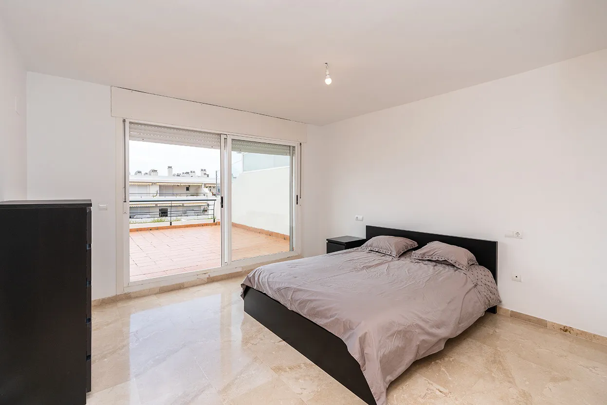 Se vende atico duplex en Guadalmina Alta