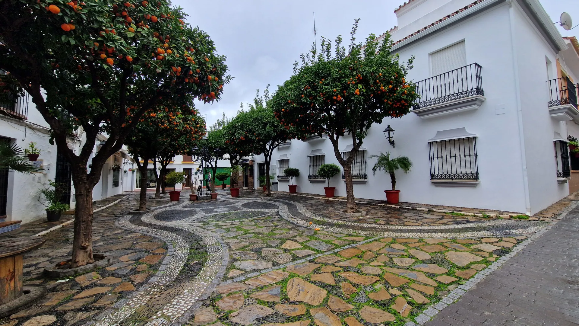 Buy apartment in Estepona Old Town with 2 bedrooms