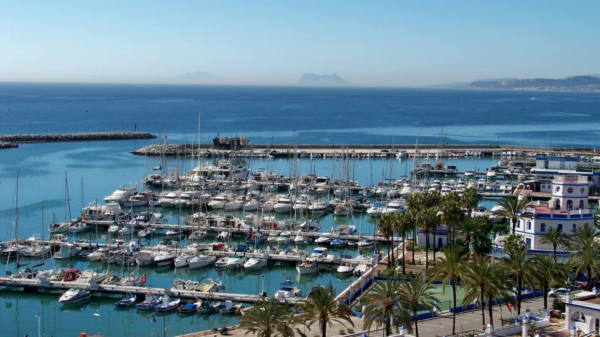 Buy apartment in Estepona Old Town with 2 bedrooms