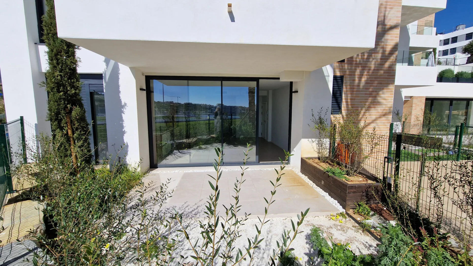 For sale ground floor apartment in Estepona Centre
