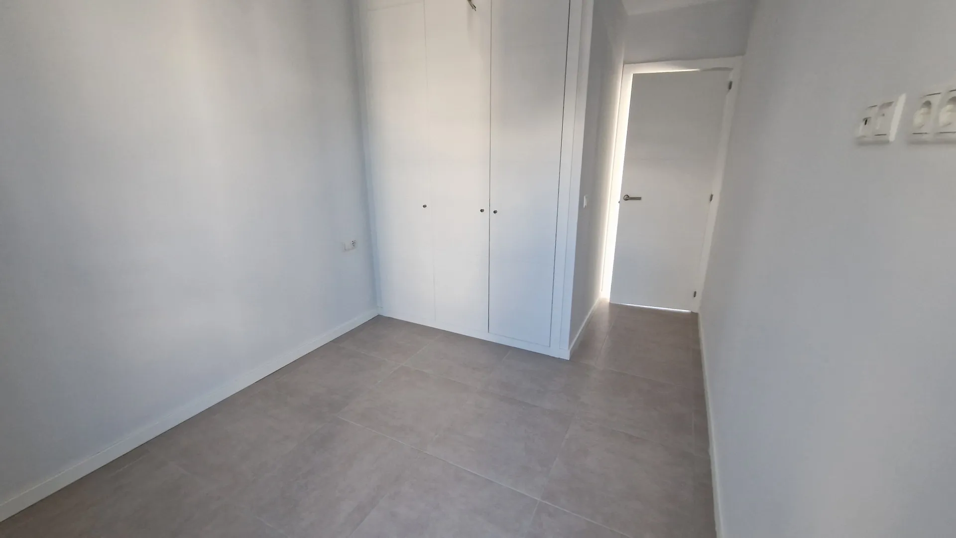 For sale ground floor apartment in Estepona Centre