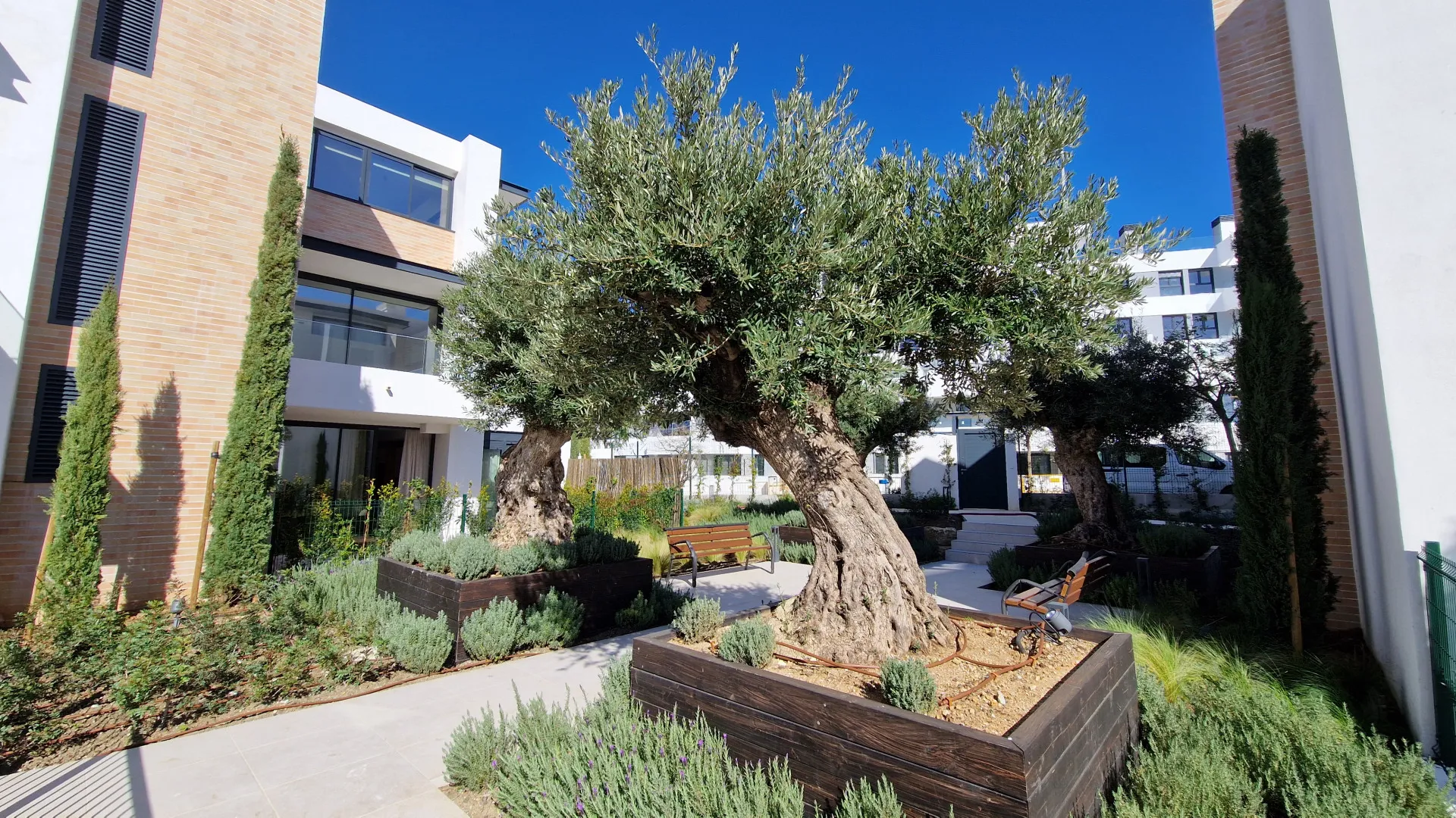 For sale ground floor apartment in Estepona Centre