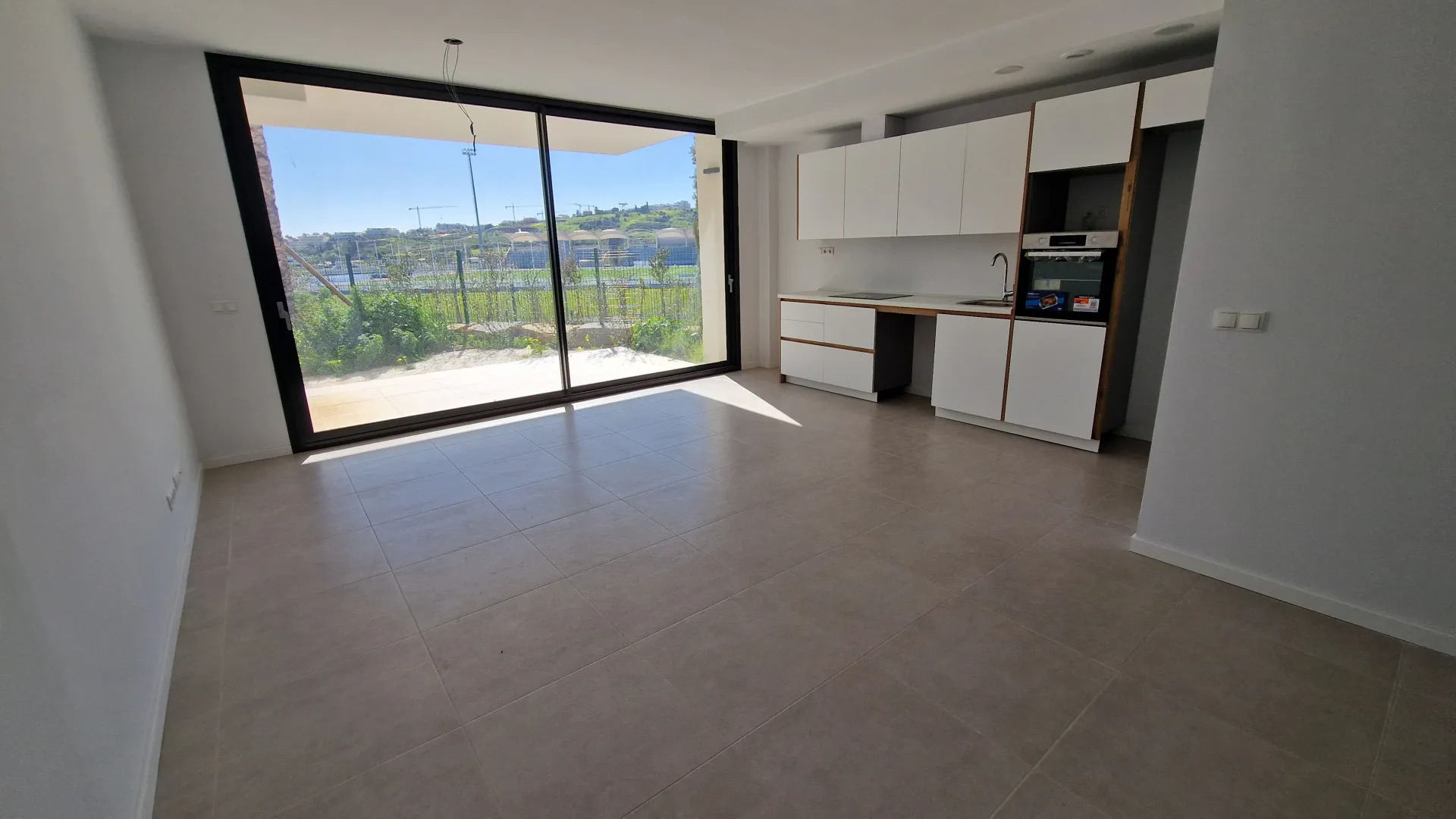For sale ground floor apartment in Estepona Centre