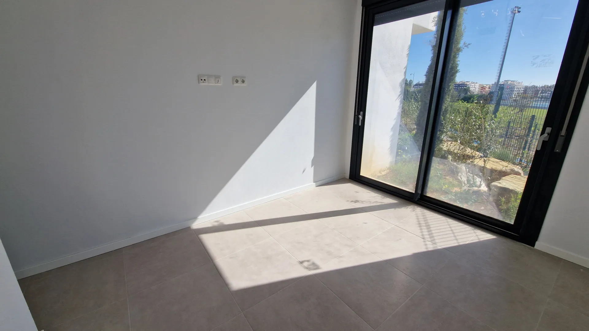For sale ground floor apartment in Estepona Centre