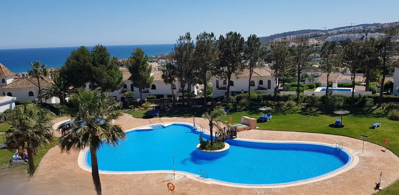 For sale ground floor apartment in Duquesa Suites