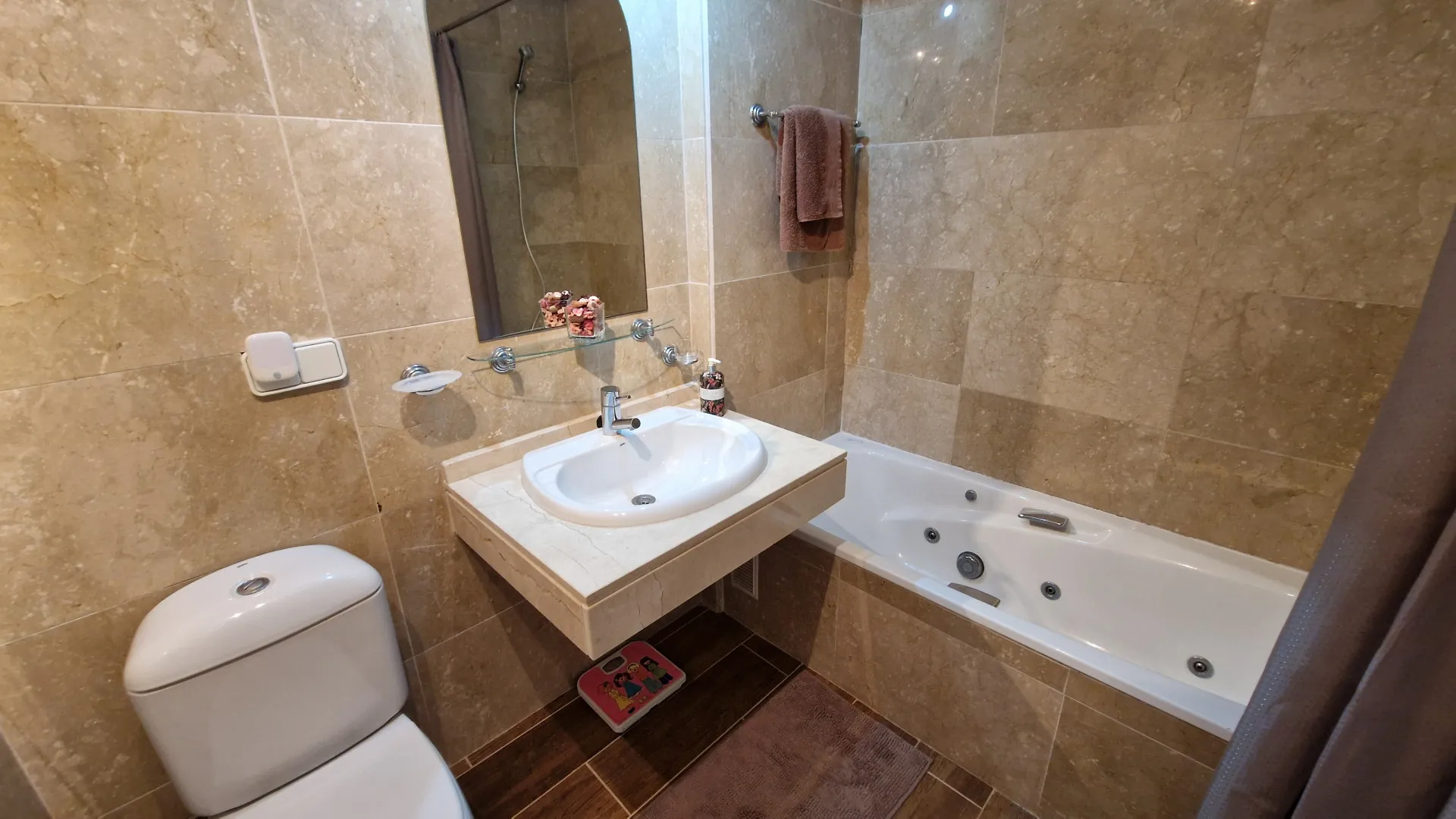 For sale ground floor apartment in Duquesa Suites