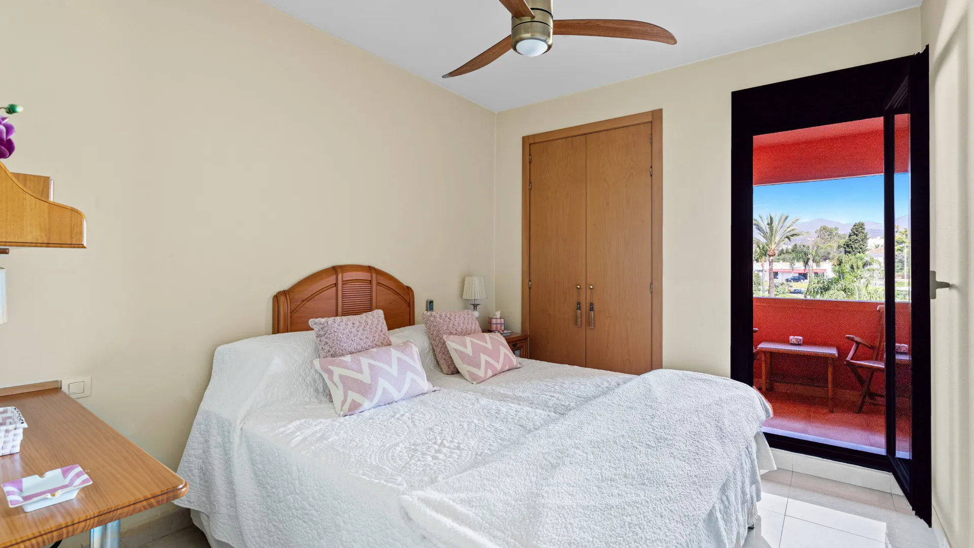 Se vende apartamento de 3 dormitorios en Las Salinas
