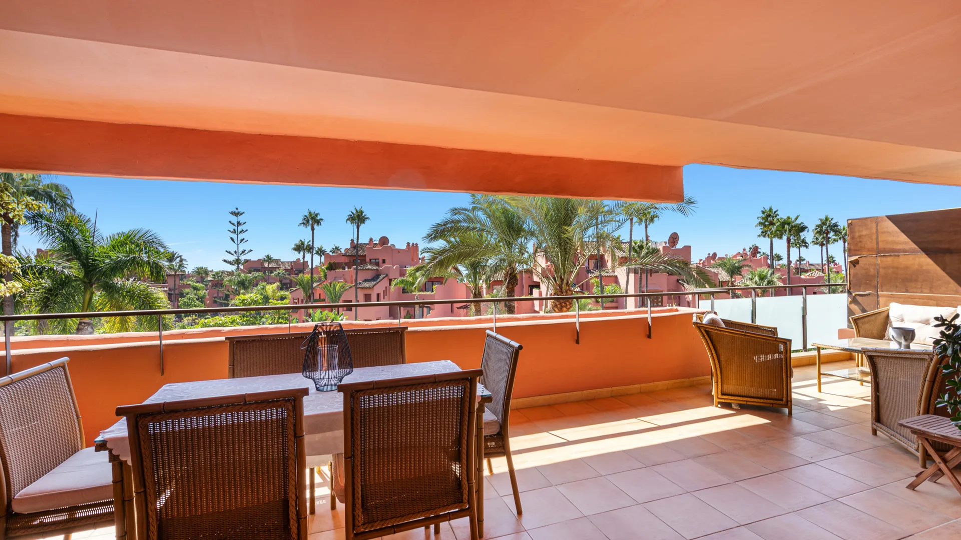 Se vende apartamento de 3 dormitorios en Las Salinas