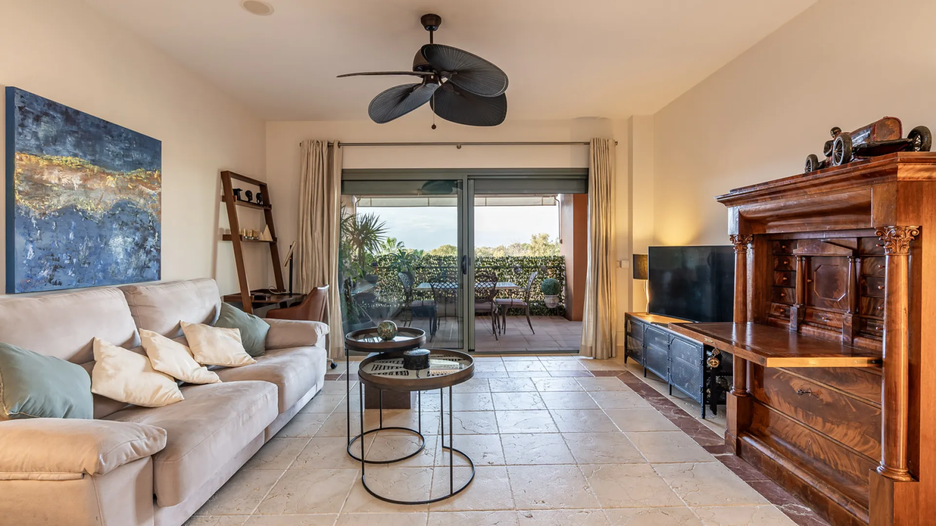 For sale 2 bedrooms apartment in Benatalaya