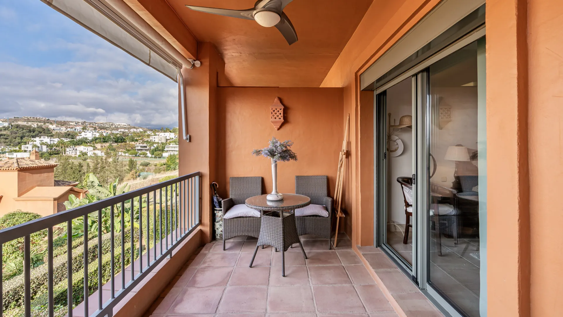 For sale 2 bedrooms apartment in Benatalaya
