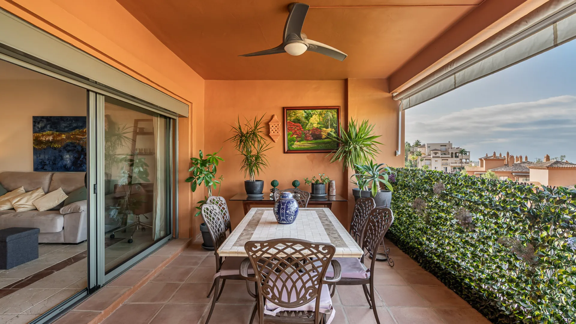 For sale 2 bedrooms apartment in Benatalaya