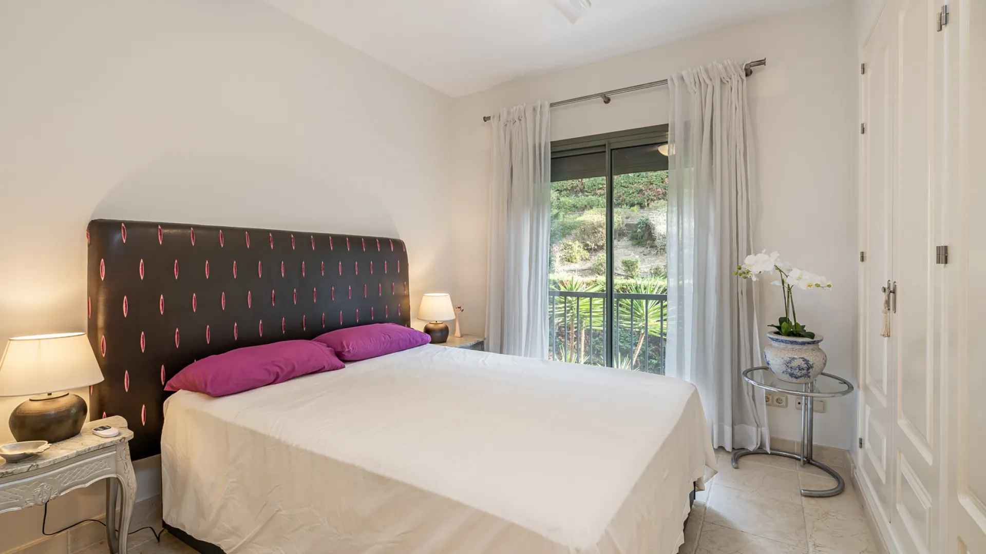For sale 2 bedrooms apartment in Benatalaya