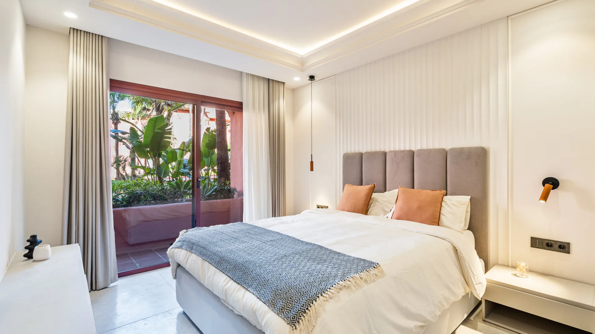 Apartamento planta baja a la venta de 3 dormitorios en Cabo Bermejo