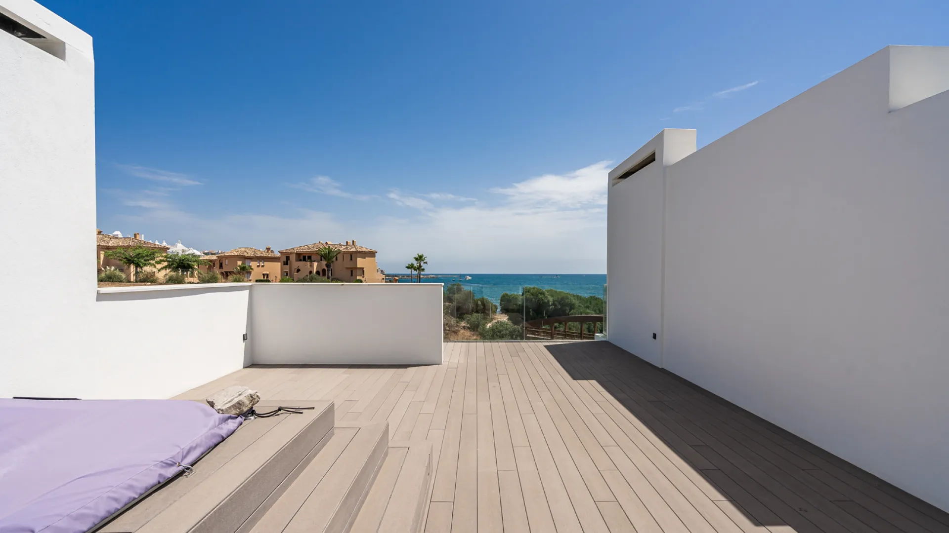 Town house with 4 bedrooms for sale in The Island