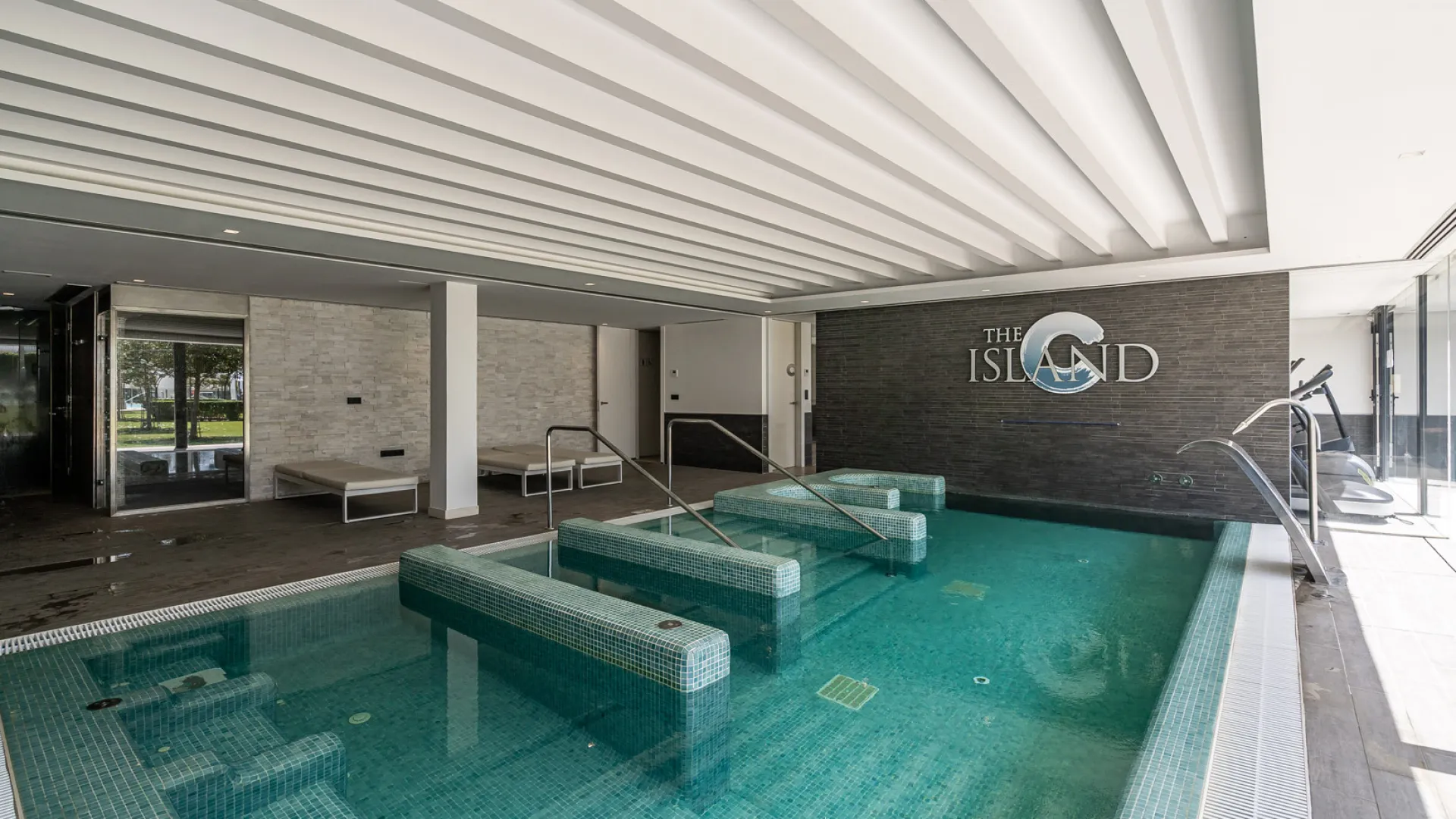 Town house with 4 bedrooms for sale in The Island