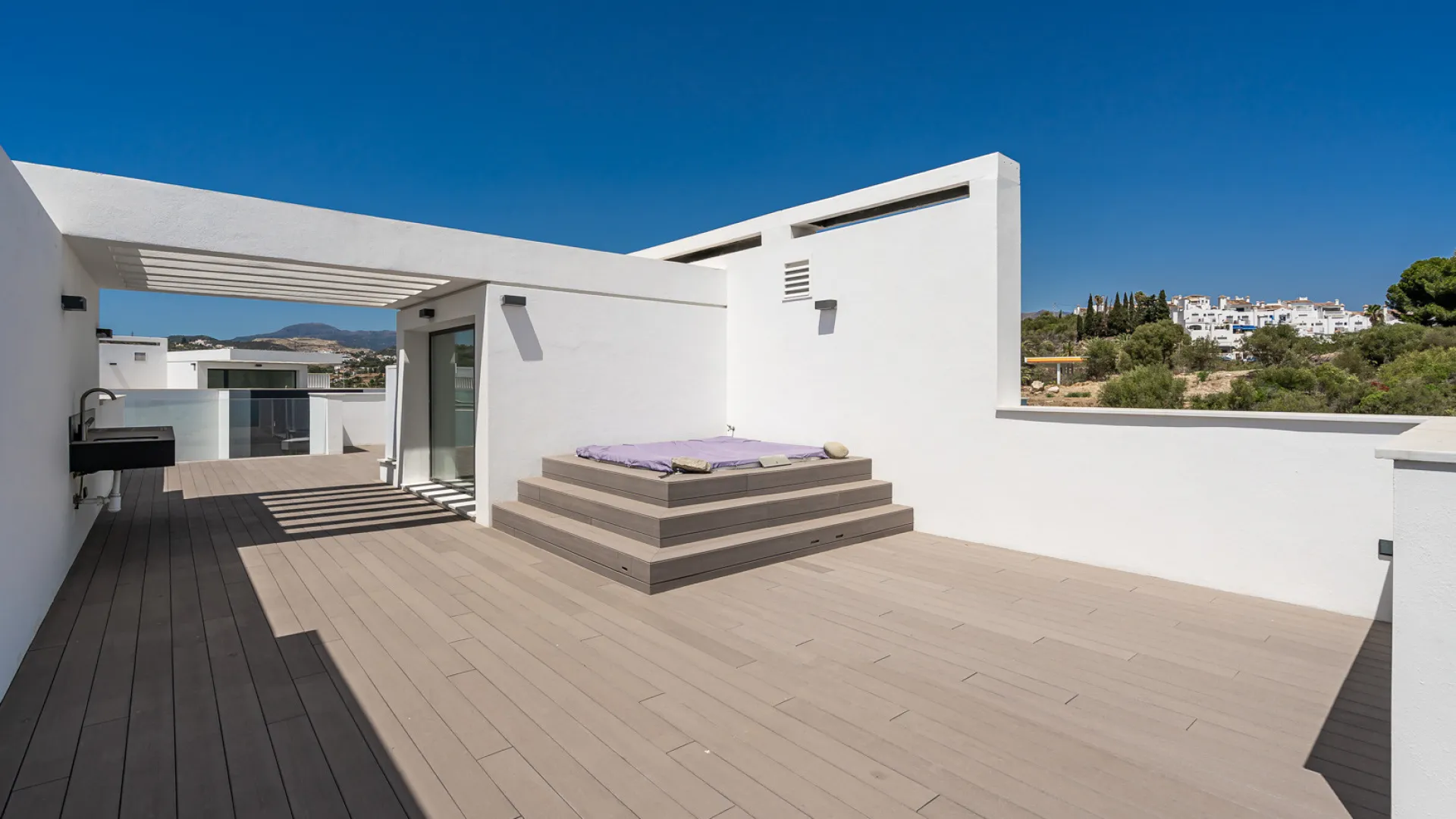 Town house with 4 bedrooms for sale in The Island