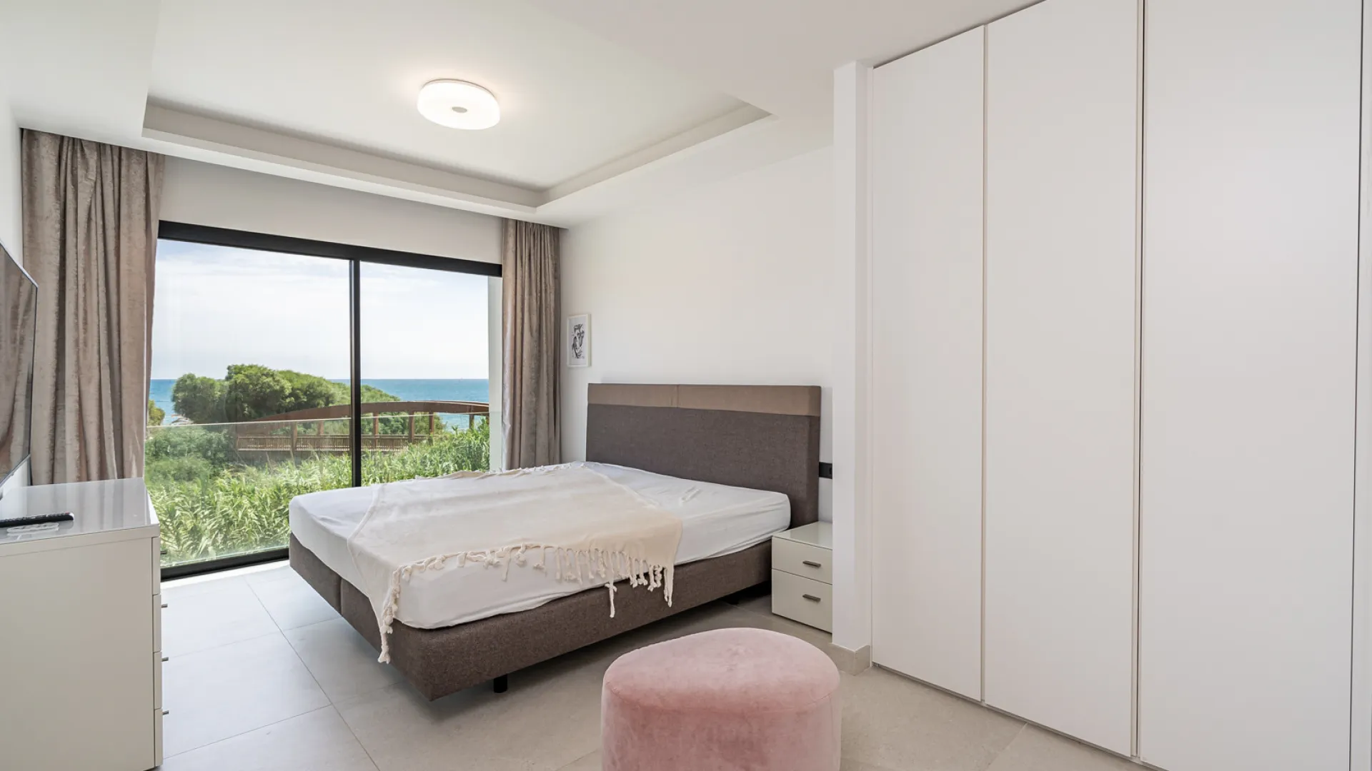 Town house with 4 bedrooms for sale in The Island