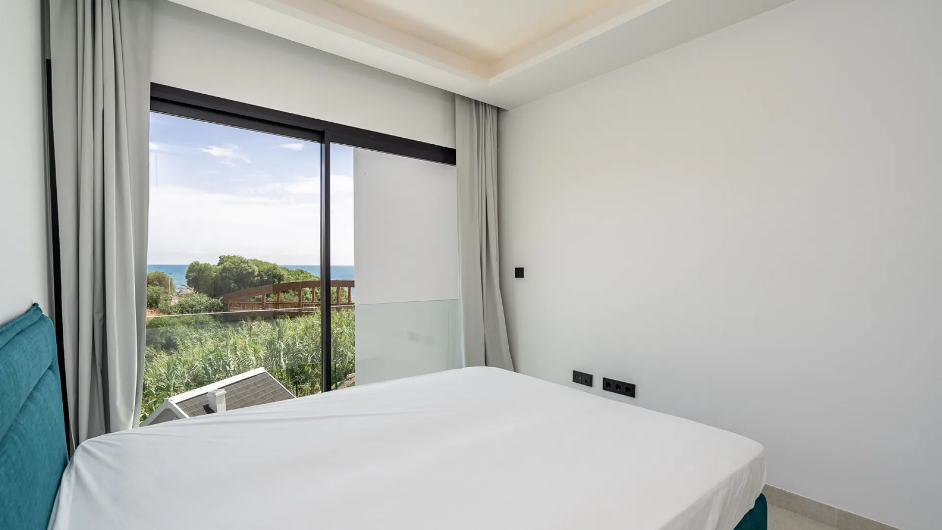 Town house with 4 bedrooms for sale in The Island