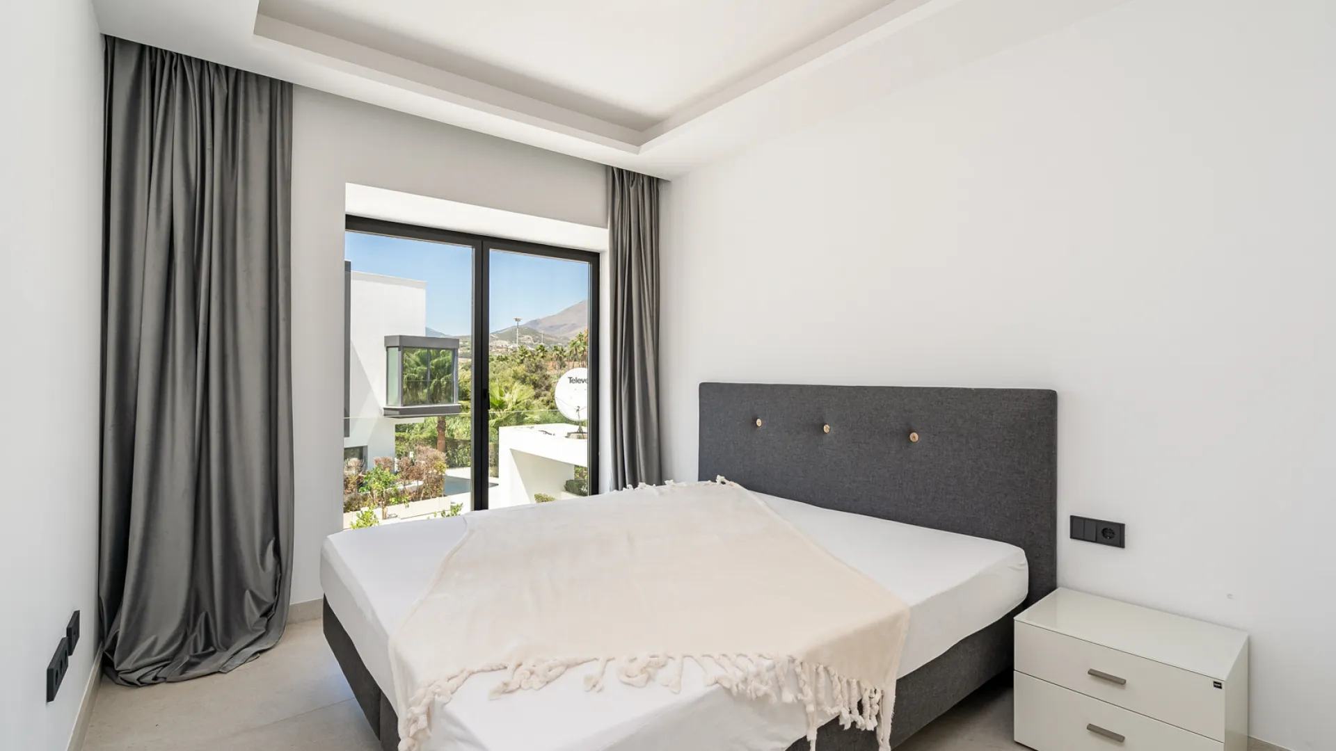 Town house with 4 bedrooms for sale in The Island