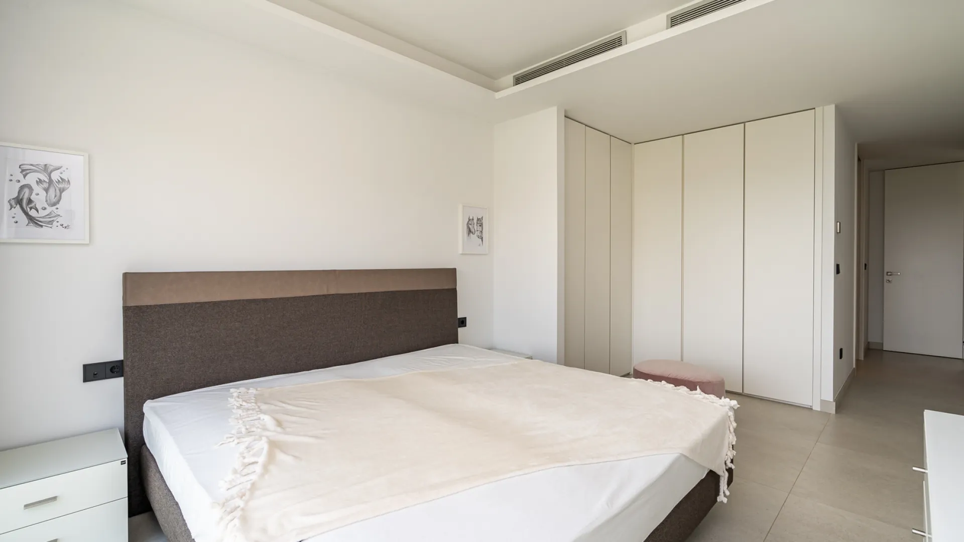 Town house with 4 bedrooms for sale in The Island