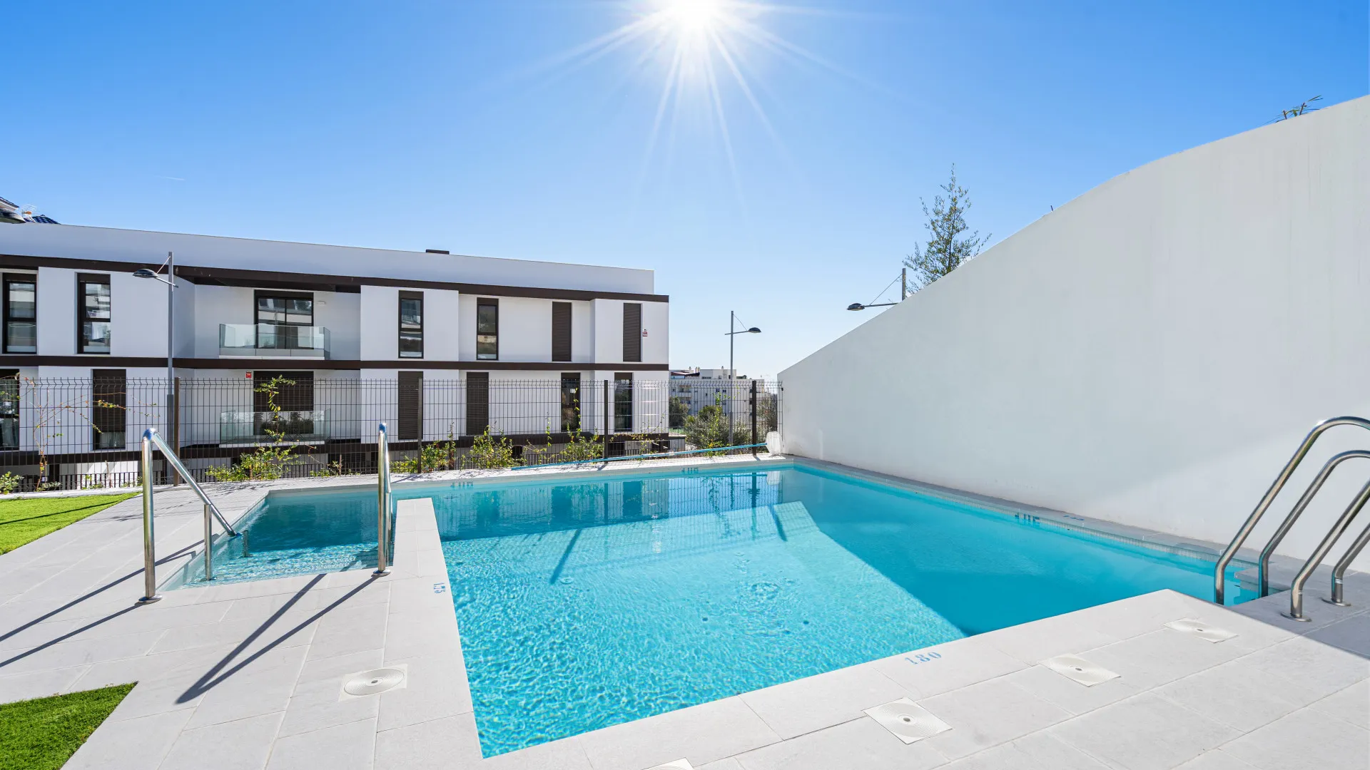 Comprar apartamento planta baja en Estepona