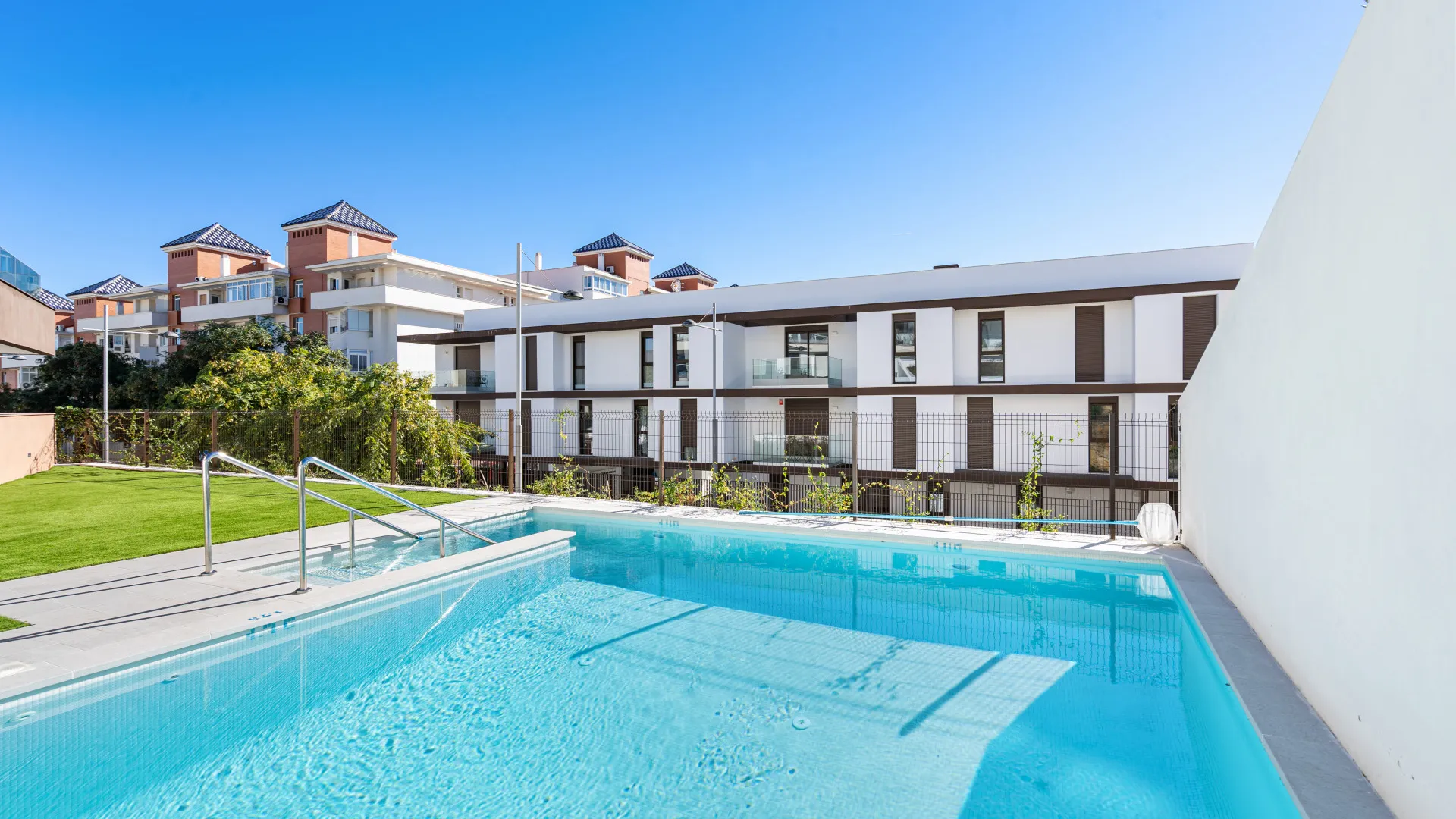 Comprar apartamento planta baja en Estepona